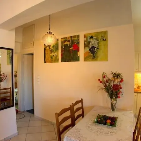 Kostas Amoudara Apartment Gazi